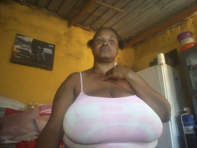 Melonboobs1 live cam on BongaCams