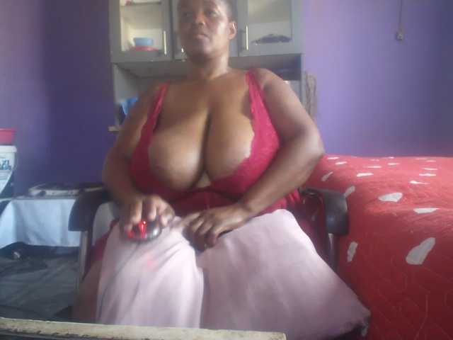 Melonboobs1 live cam on BongaCams