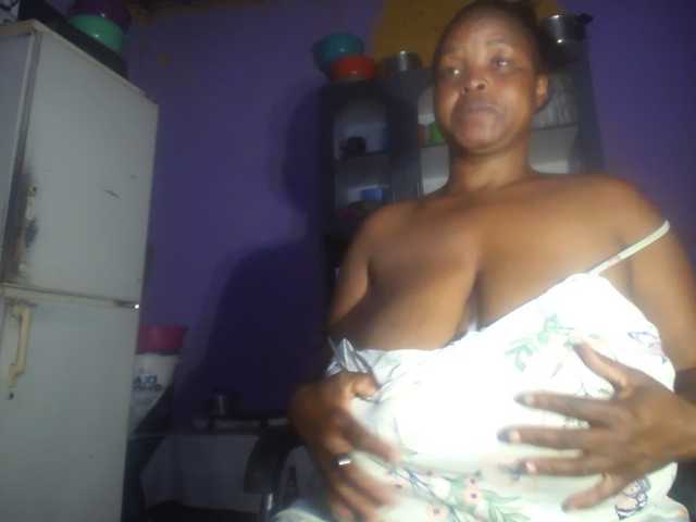 Melonboobs1 live cam on BongaCams