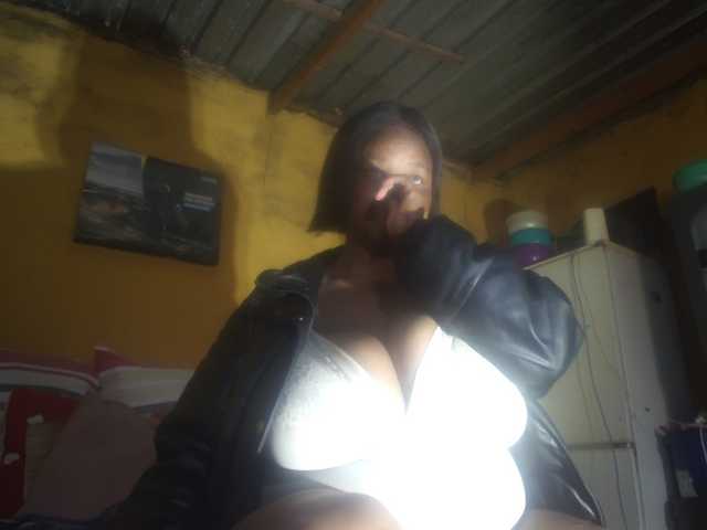 Melonboobs1 live cam on BongaCams