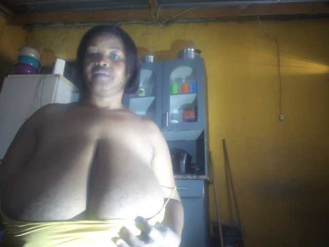 Melonboobs1 live cam on BongaCams