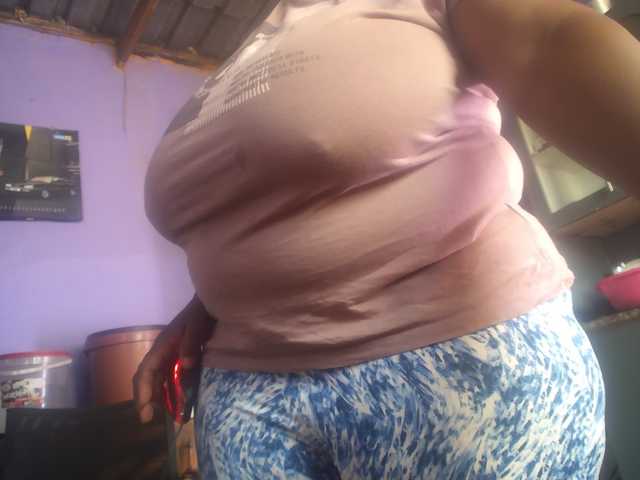 Melonboobs1 live cam on BongaCams
