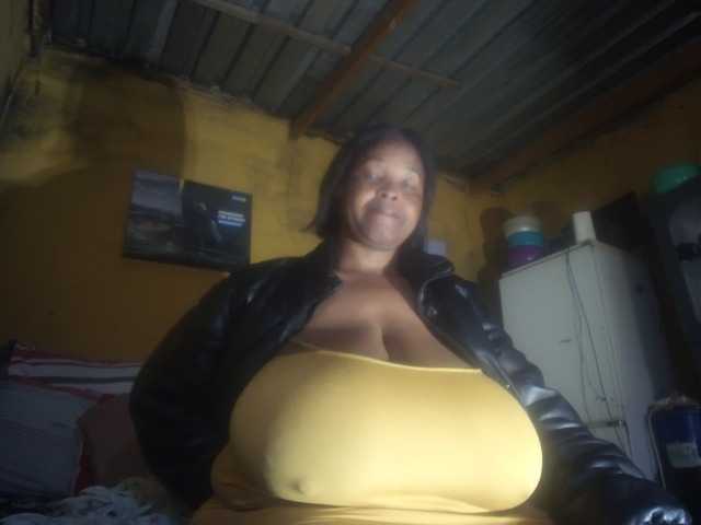 Melonboobs1 live cam on BongaCams