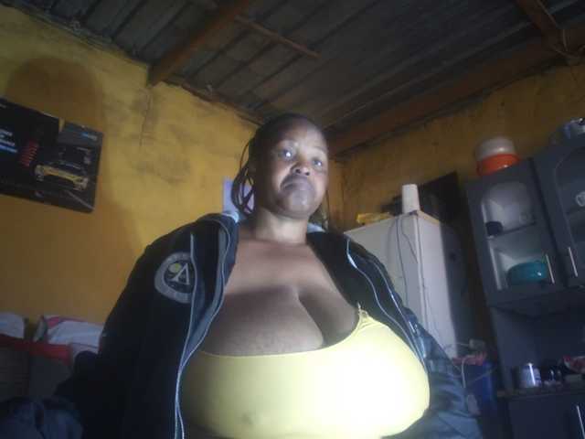 Melonboobs1 live webcam show