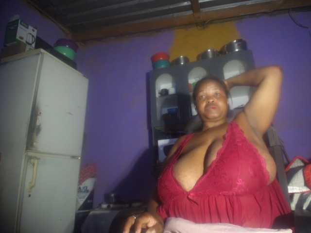Melonboobs1 live cam on BongaCams