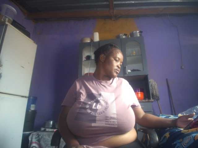 Melonboobs1 live cam on BongaCams