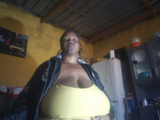 Melonboobs1 live cam on BongaCams