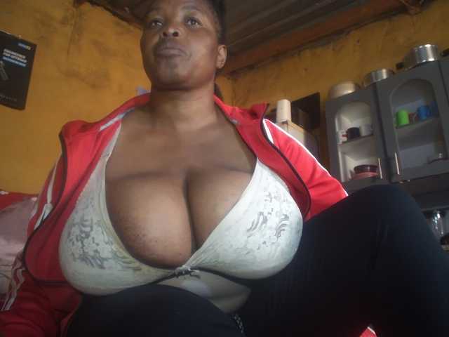 Melonboobs1 live cam on BongaCams