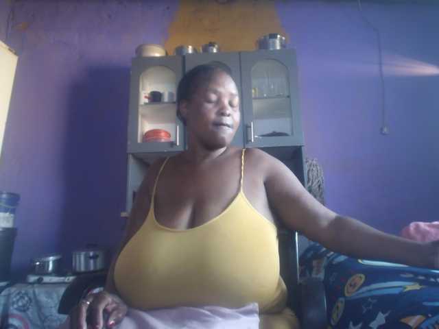 Melonboobs1 live cam on BongaCams