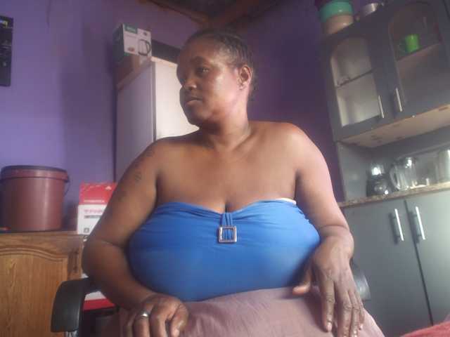 Melonboobs1 live cam preview