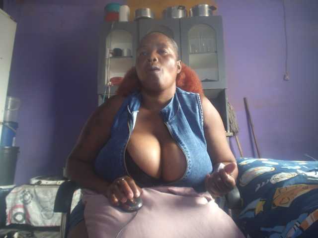 Melonboobs1 live cam on BongaCams
