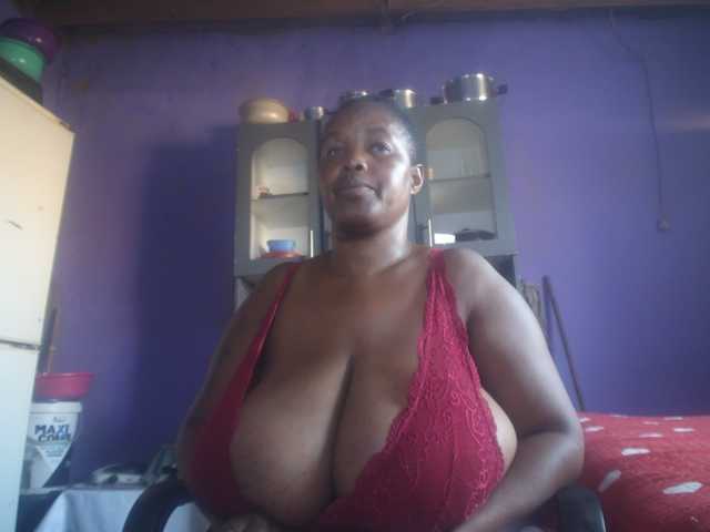 Melonboobs1 live cam on BongaCams