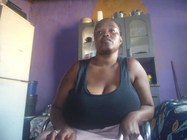 Melonboobs1 live cam on BongaCams