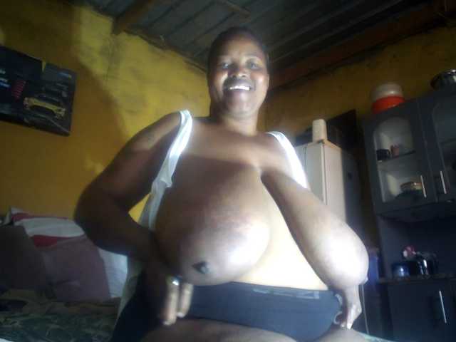 Melonboobs1 live cam on BongaCams