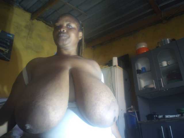 Melonboobs1 live cam on BongaCams