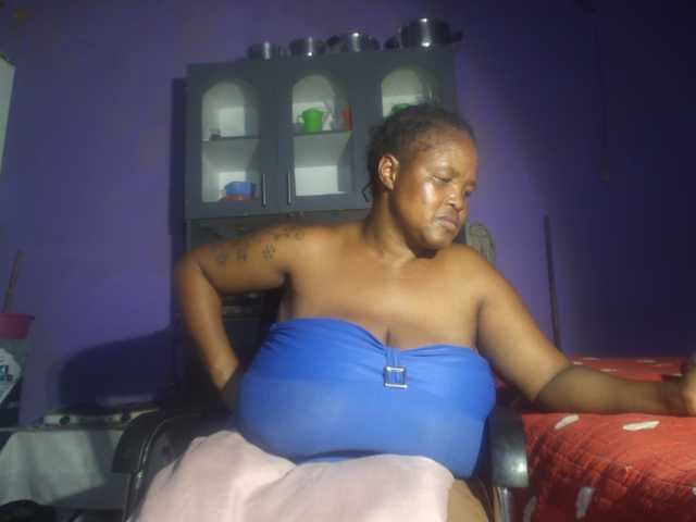 Melonboobs1 live cam on BongaCams