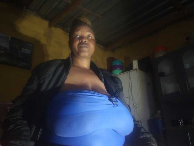 Melonboobs1 live cam on BongaCams