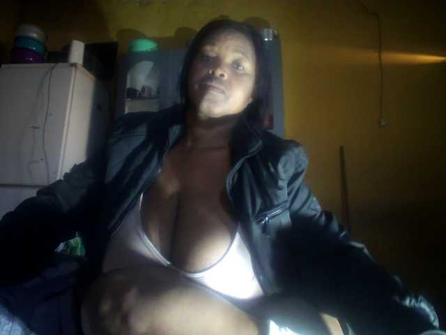Melonboobs1 live cam on BongaCams
