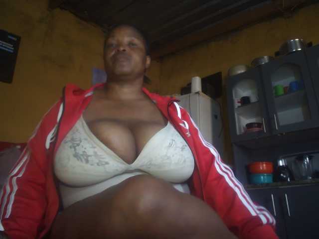 Melonboobs1 live cam on BongaCams