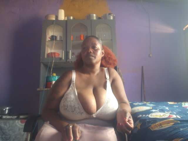Melonboobs1 live cam on BongaCams