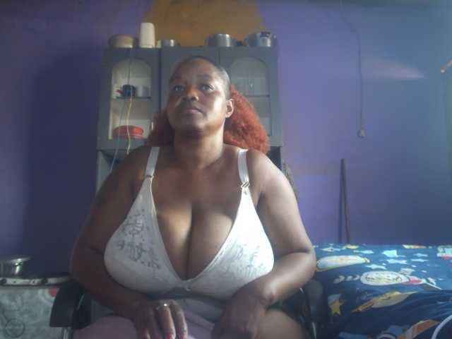 Melonboobs1 live cam on BongaCams
