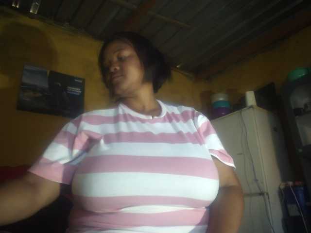 Melonboobs1 live cam on BongaCams