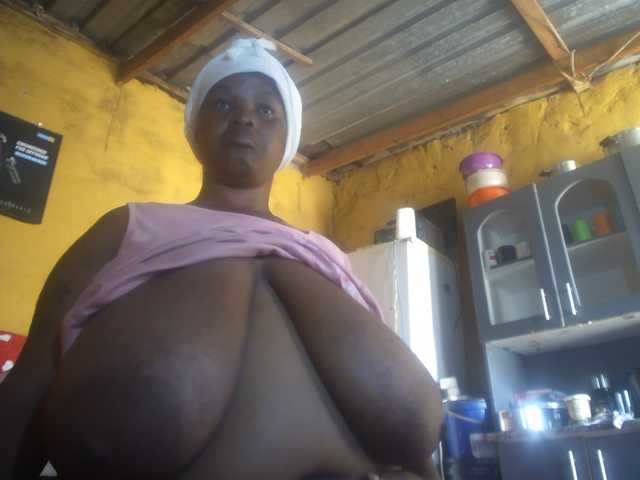 Melonboobs1 live cam on BongaCams