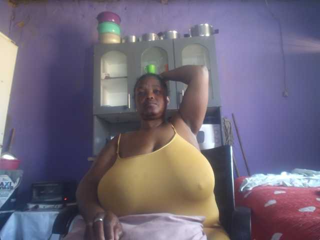 Melonboobs1