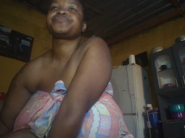 Melonboobs1, 44 y/o - Live Cam on BongaCams