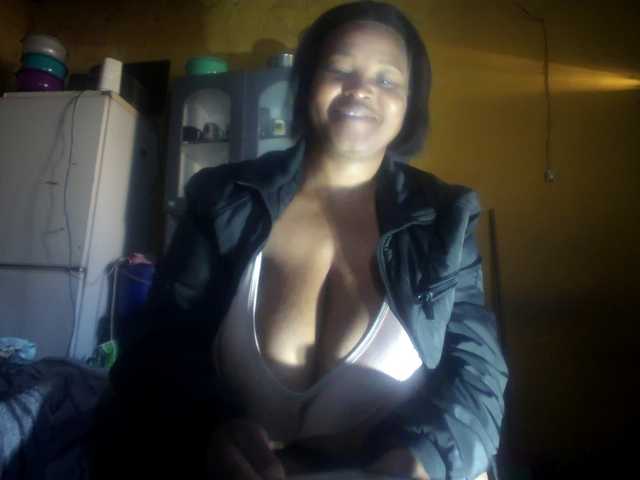 Melonboobs1 live cam on BongaCams