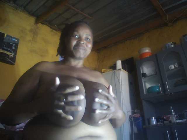 Melonboobs1 live webcam show