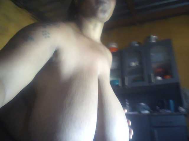 Melonboobs1 live webcam show