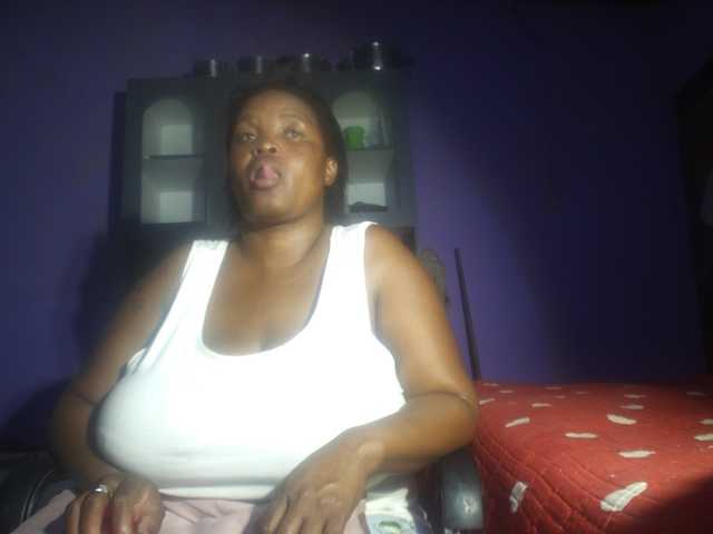 Melonboobs1 live cam on BongaCams