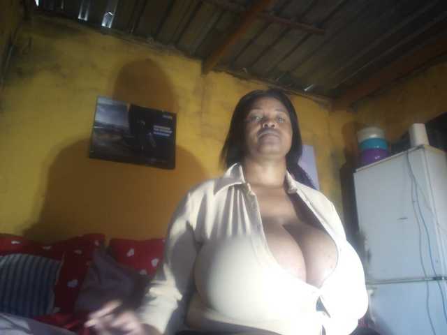 Melonboobs1 live cam on BongaCams
