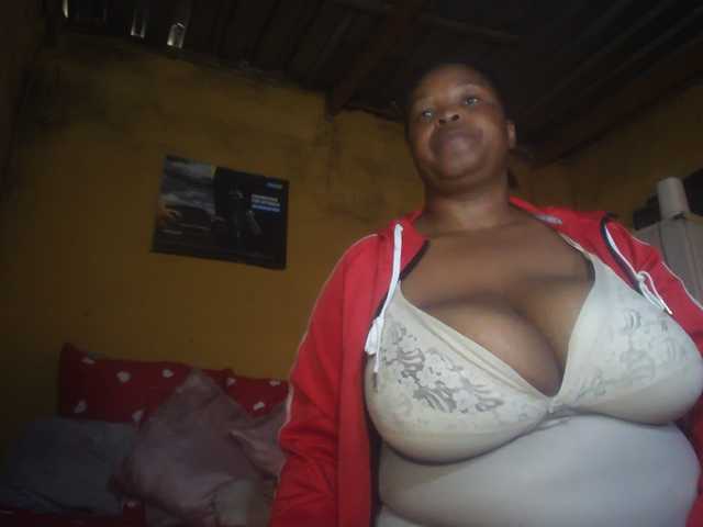 Melonboobs1 live cam on BongaCams
