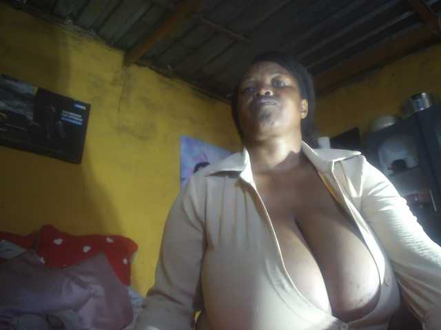 Melonboobs1 live cam on BongaCams