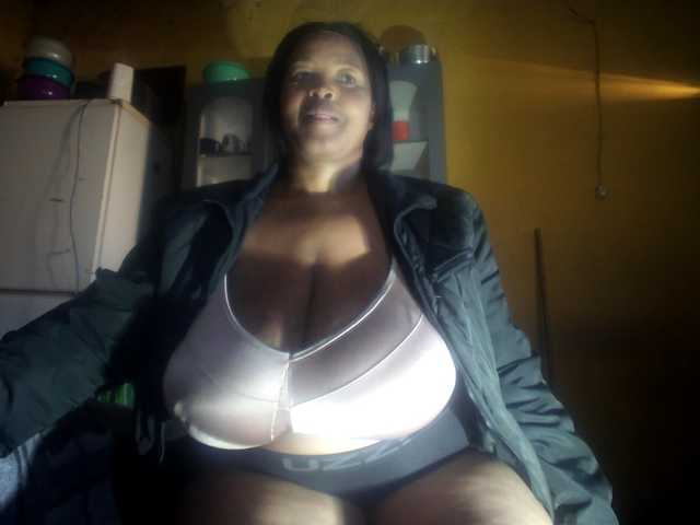 Melonboobs1