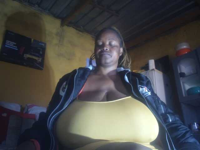 Melonboobs1