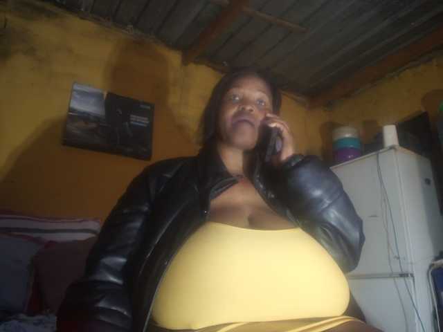 Melonboobs1 live cam on BongaCams