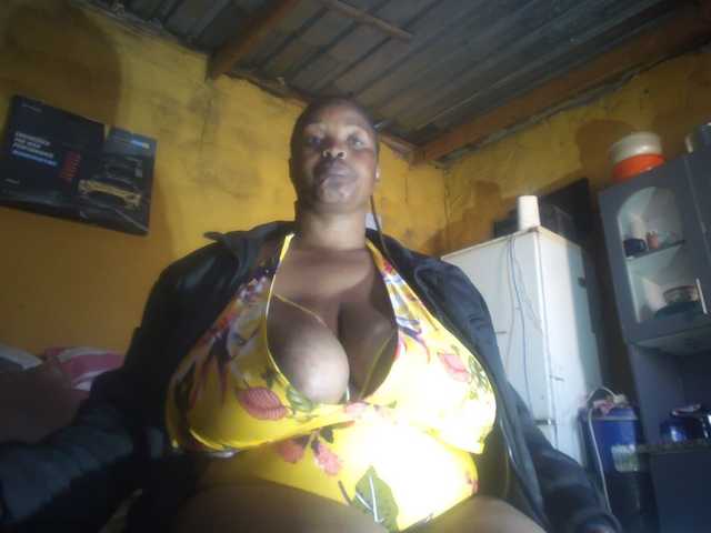 Melonboobs1 Live-Cam auf BongaCams