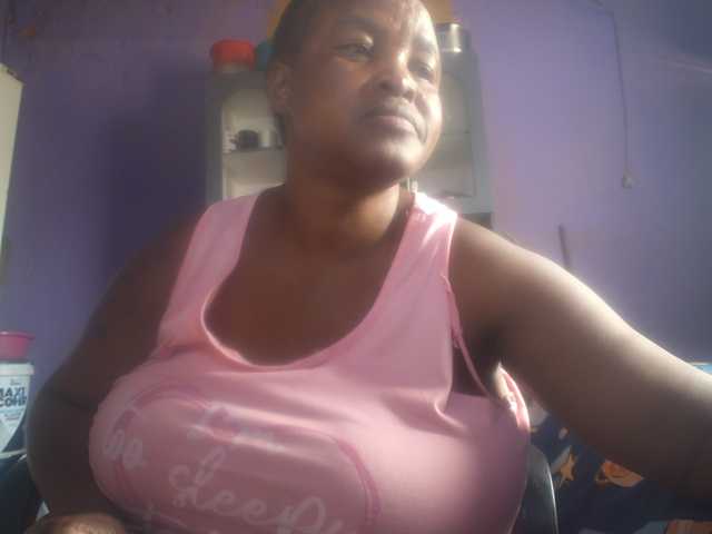 Melonboobs1 live cam on BongaCams