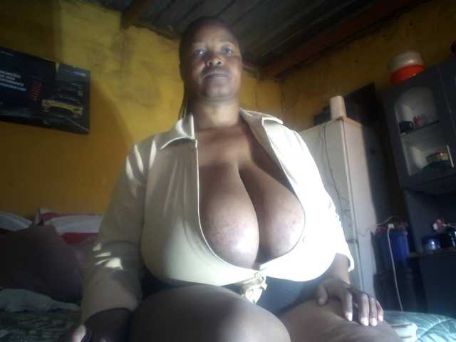 Melonboobs1 live cam on BongaCams