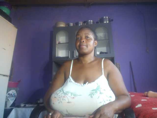 Melonboobs1 live cam