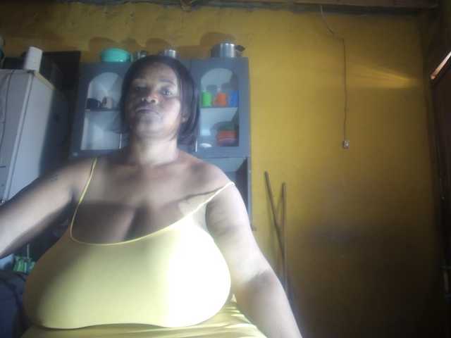 Melonboobs1 live cam on BongaCams