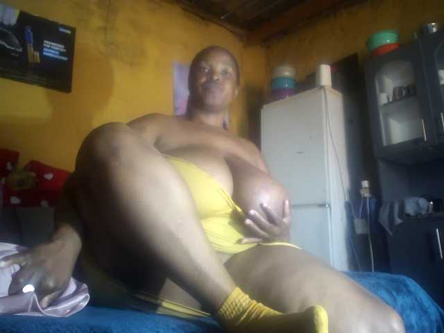 Melonboobs1's BongaCams show and profile