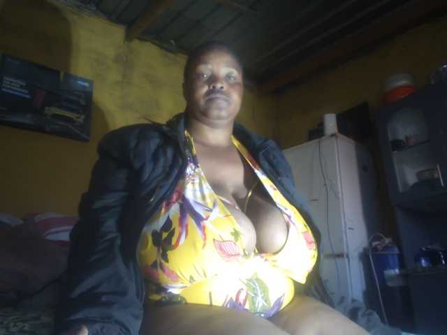 Melonboobs1 live cam on BongaCams