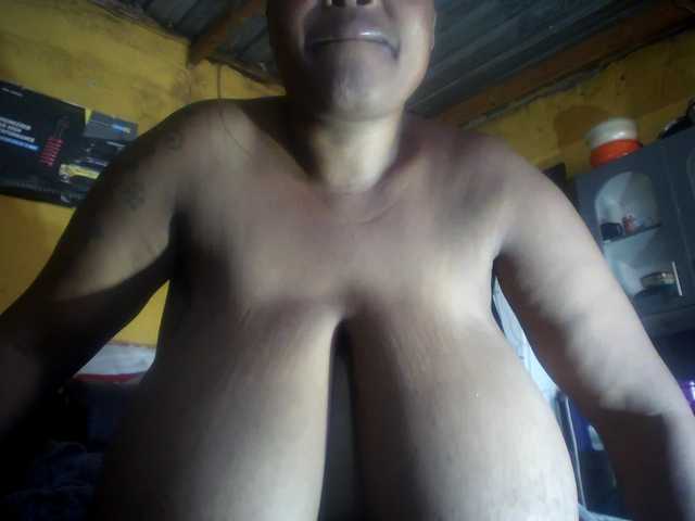 Melonboobs1 live cam on BongaCams