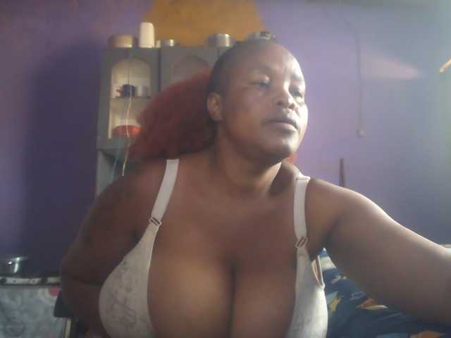 Melonboobs1 live cam preview