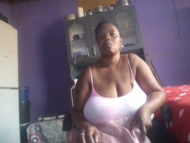 Melonboobs1 live cam on BongaCams