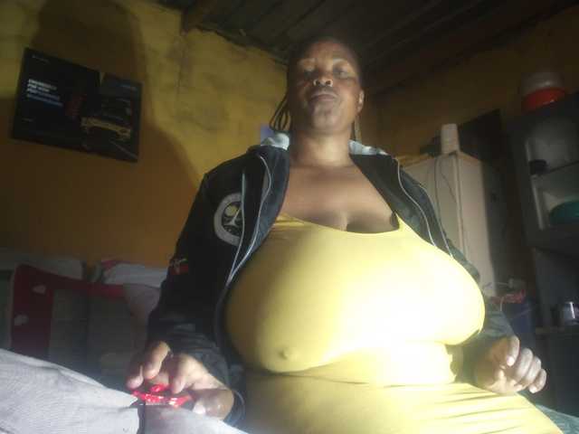 Melonboobs1